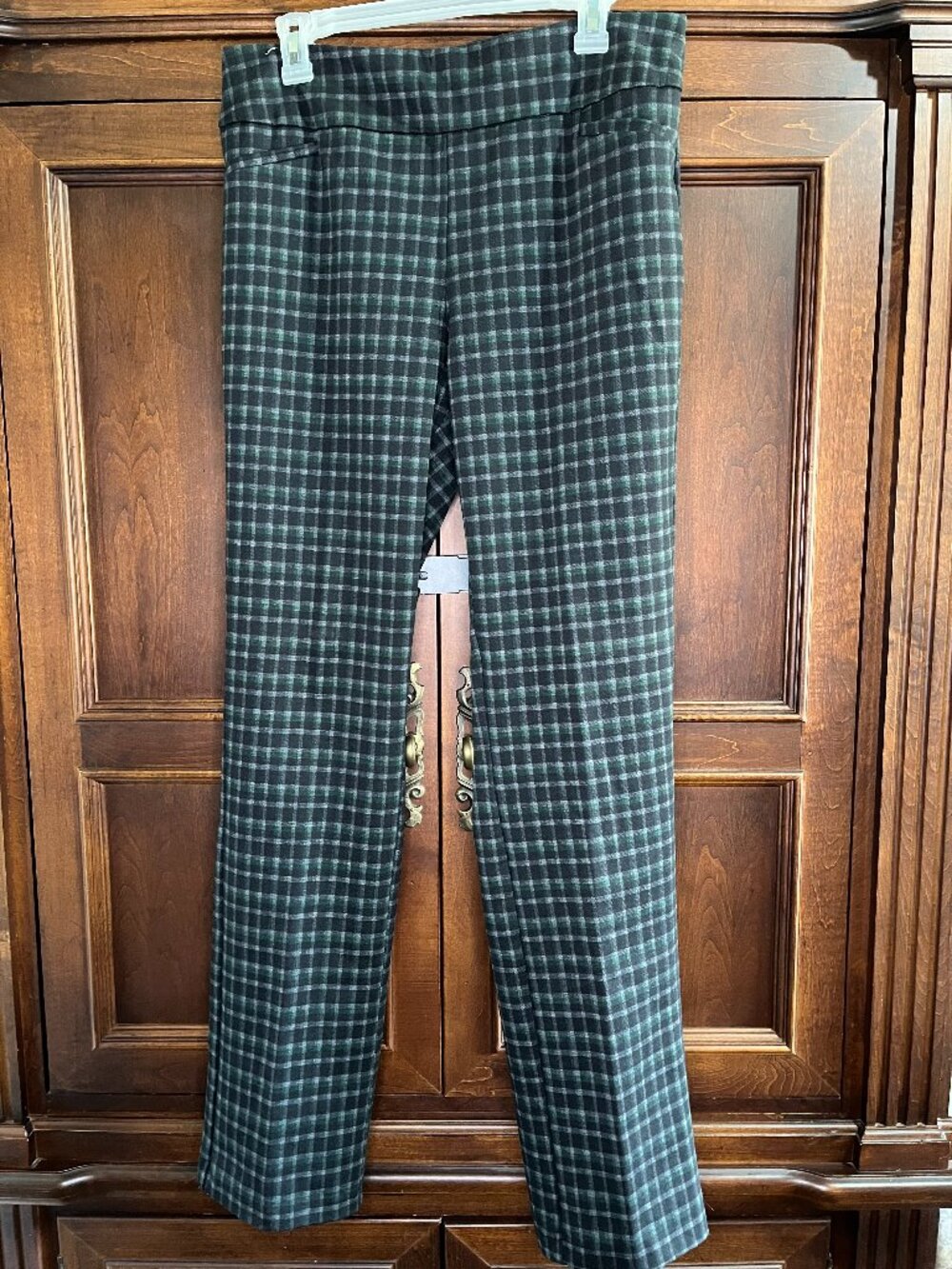 NY & Co Green and Black Pull on Pant Large Tall.  BRAND NEW